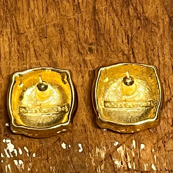 Liz Claiborne vintage Gold-Tone Earrings - Picture 3 of 5